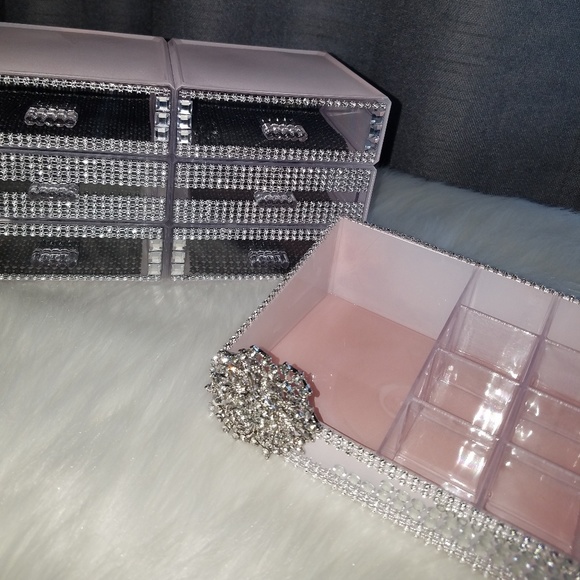 Makeup Storage - Picture 3 of 3